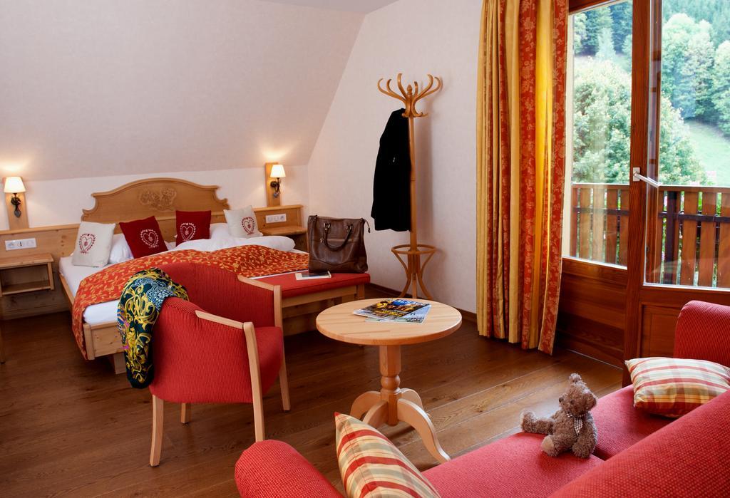 Logis Auberge Du Mehrbachel - Hotel & Restaurant Saint-Amarin Exterior photo